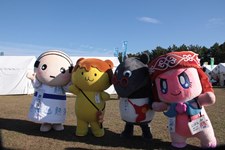 左からあつお、ニポネ