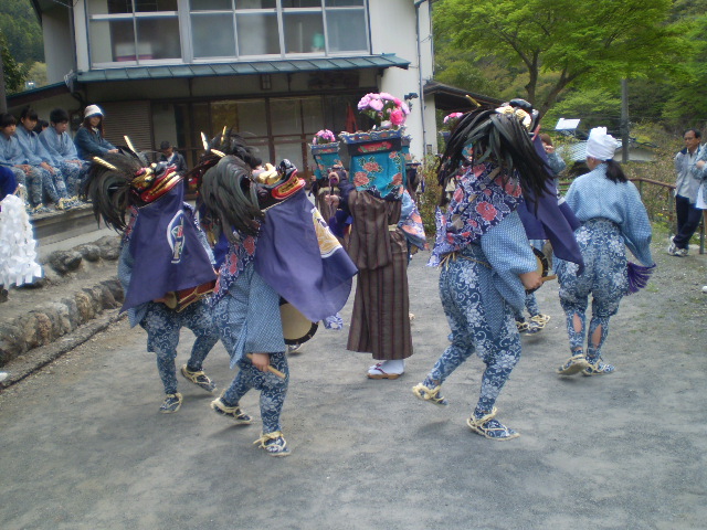 浦山の獅子舞1